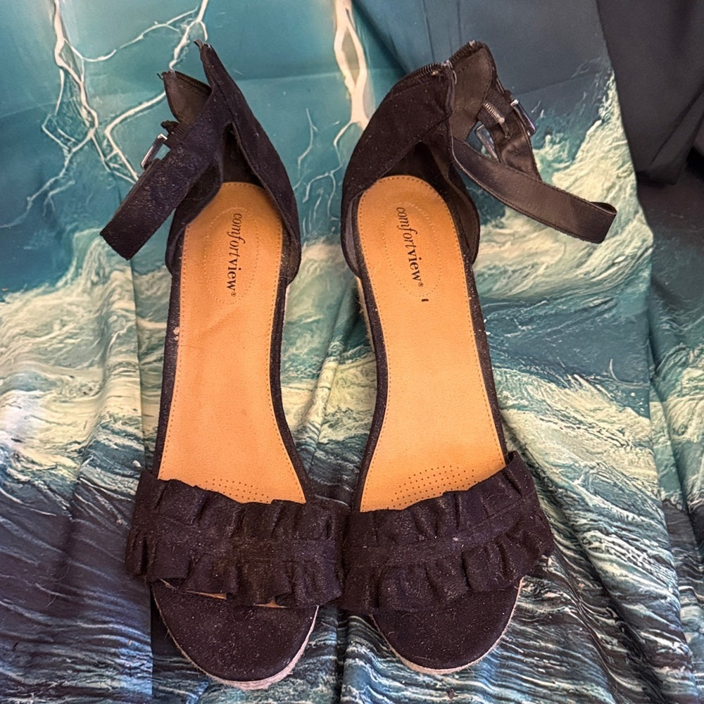 comfortview Black Ruffled Espadrille Wedge Sandals